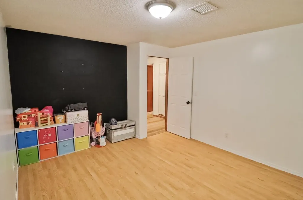 866 S Bedford Court Wichita KS 67207