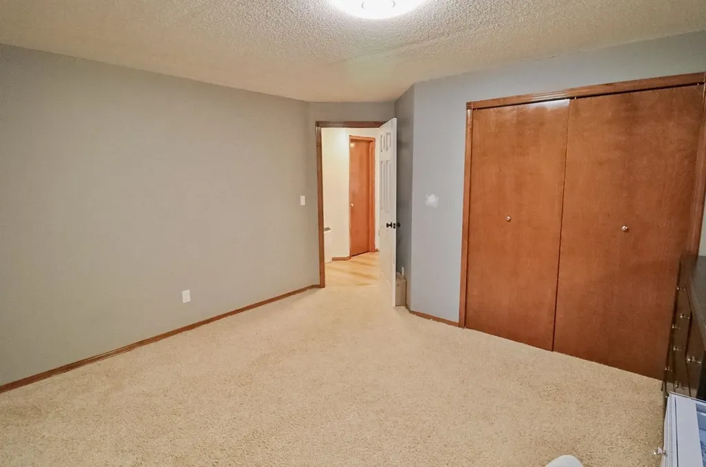 866 S Bedford Court Wichita KS 67207