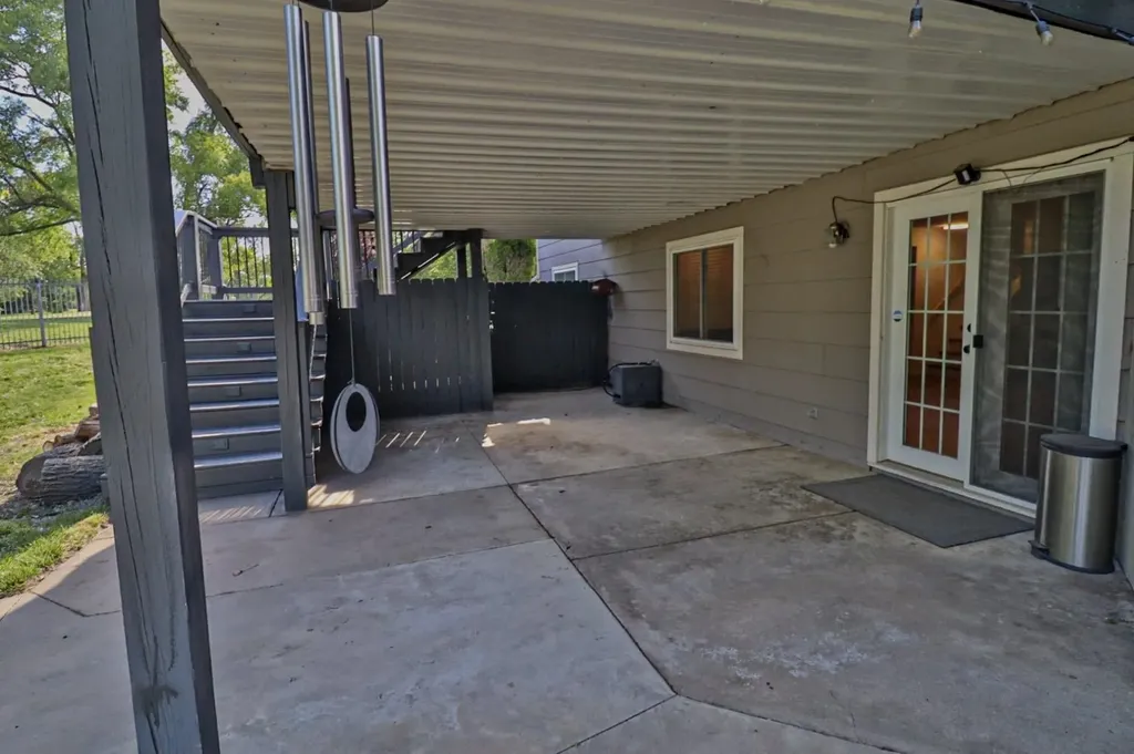 866 S Bedford Court Wichita KS 67207