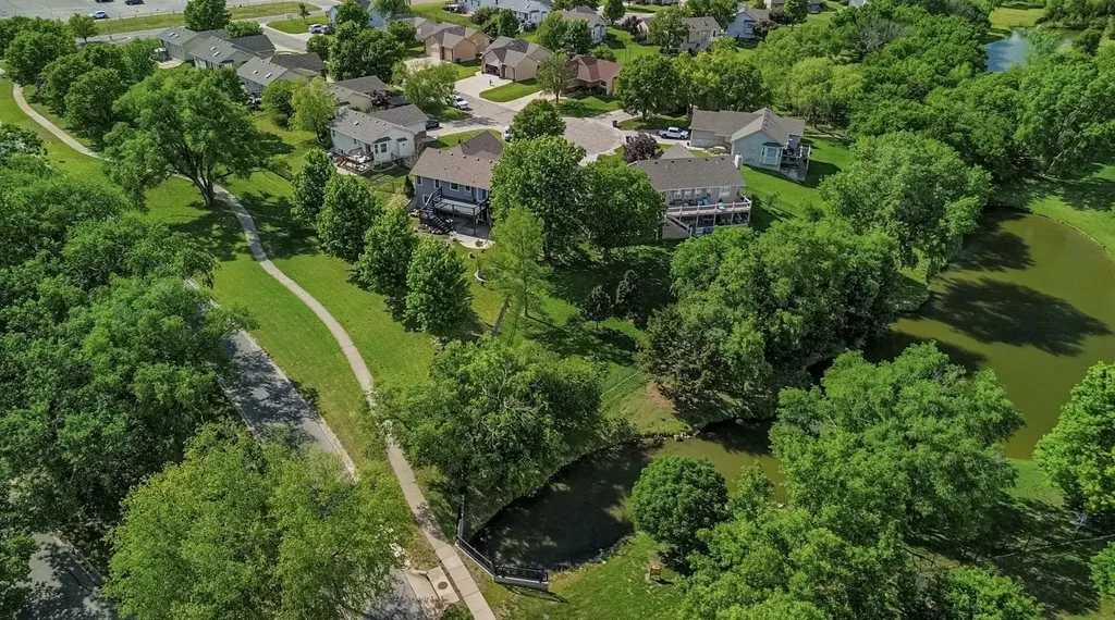 866 S Bedford Court Wichita KS 67207