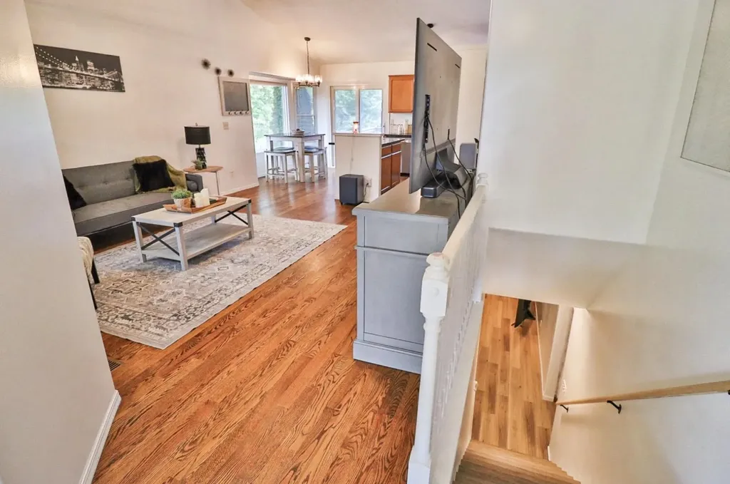 866 S Bedford Court Wichita KS 67207