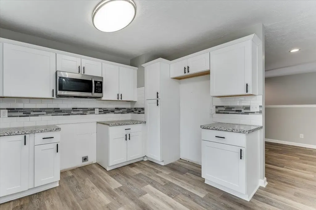 928 S Dalton Drive Wichita KS 67207