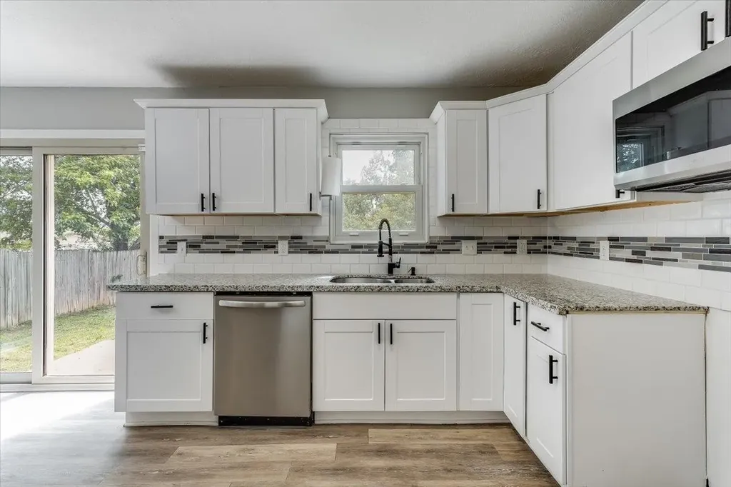 928 S Dalton Drive Wichita KS 67207