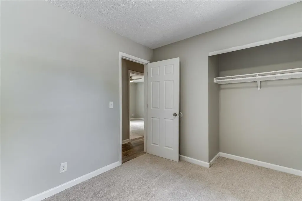 928 S Dalton Drive Wichita KS 67207