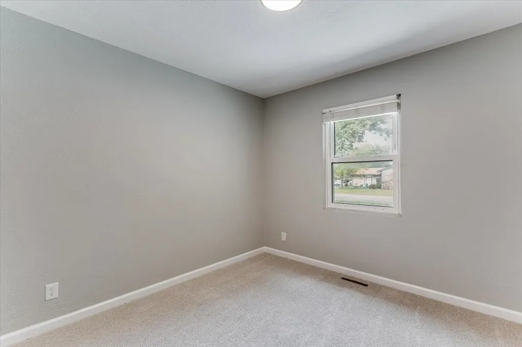 928 S Dalton Drive Wichita KS 67207