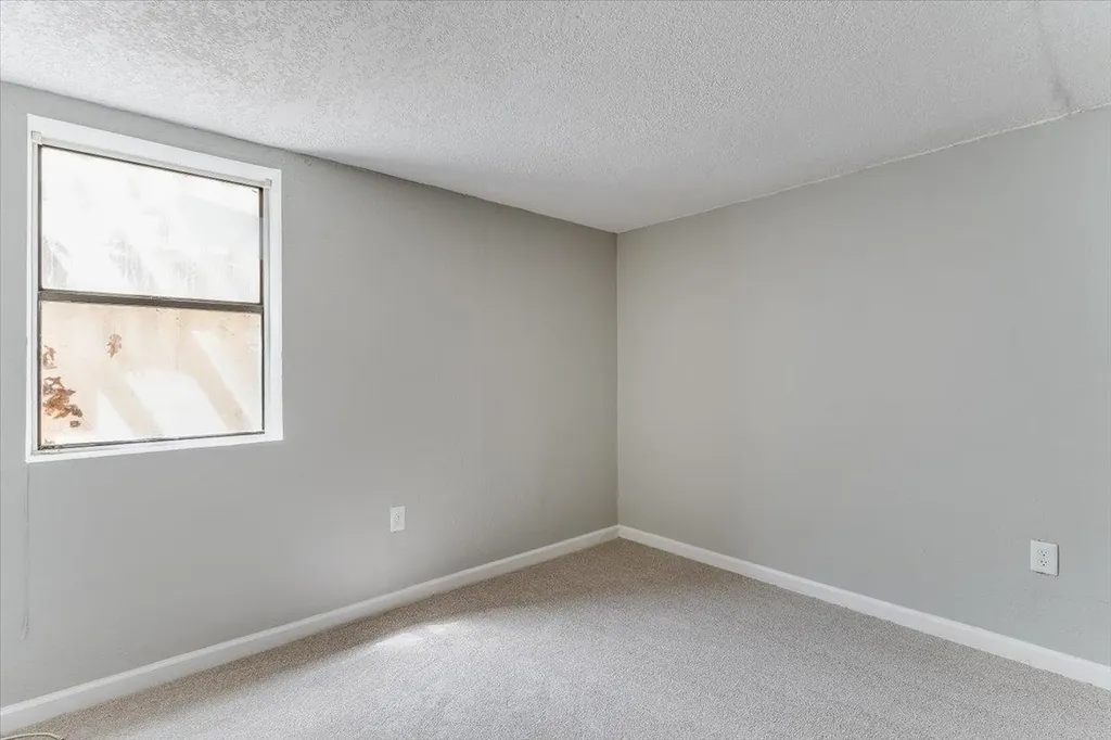 928 S Dalton Drive Wichita KS 67207