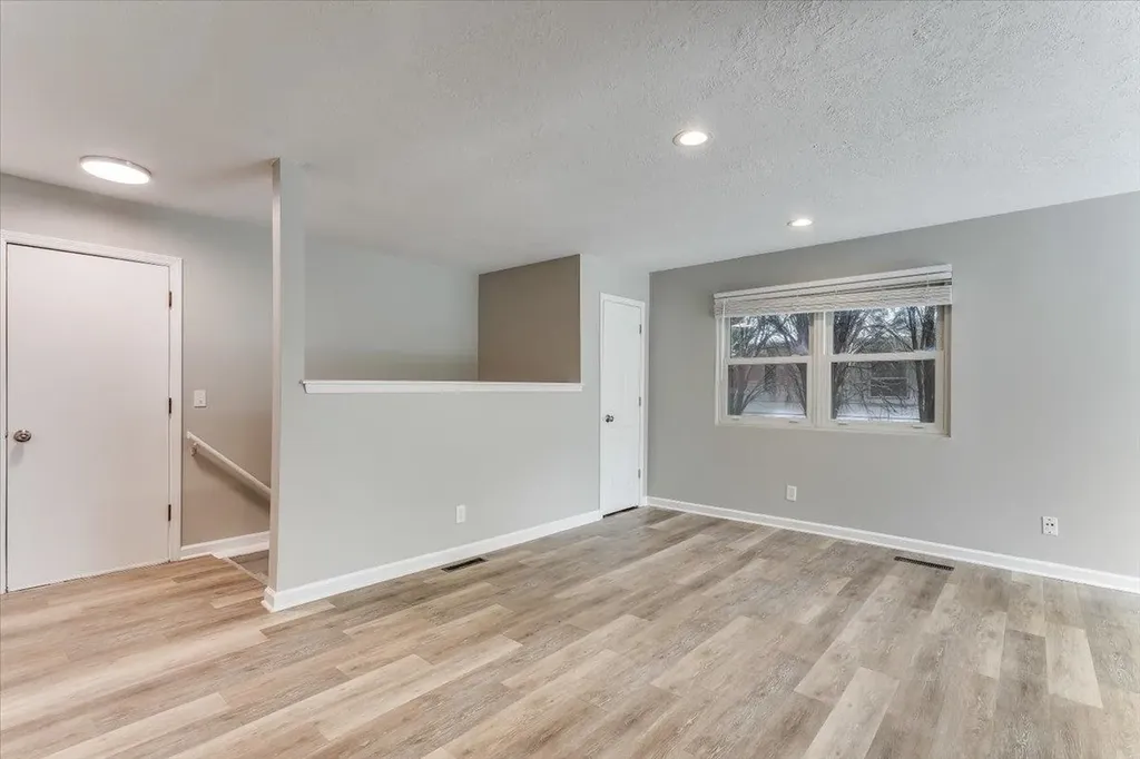 928 S Dalton Drive Wichita KS 67207