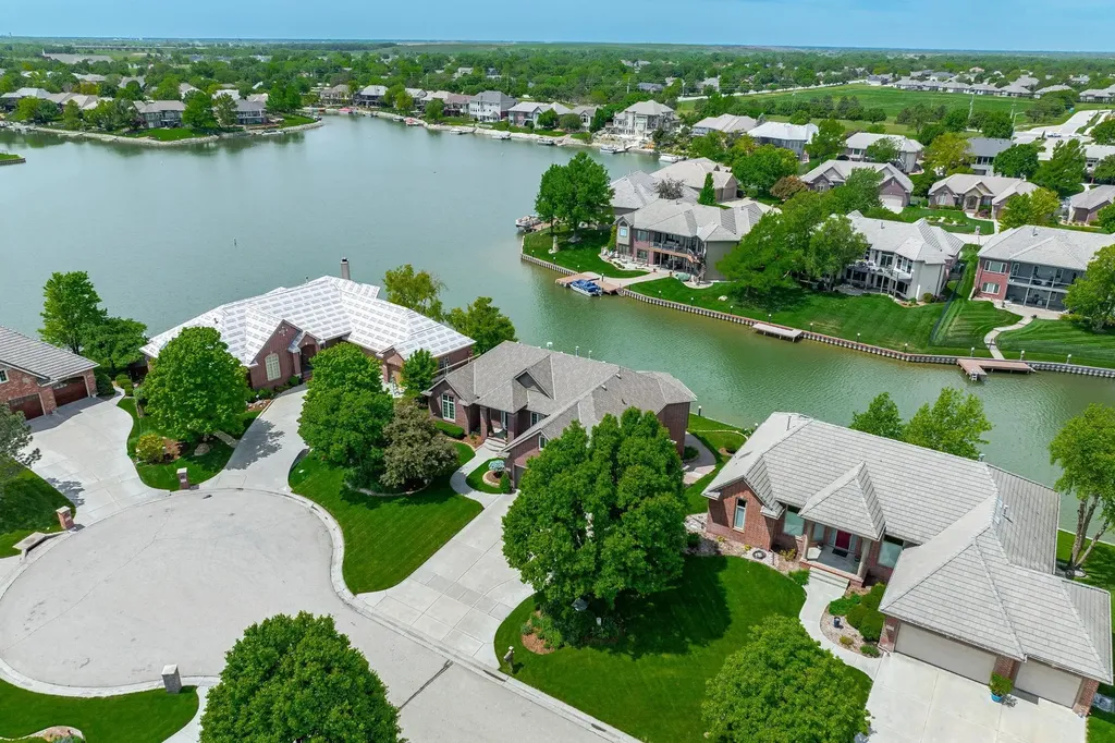 2133 W Harborlight Wichita KS 67204