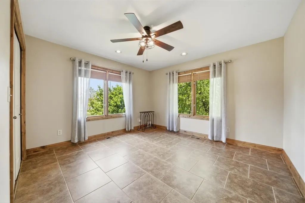1210 E Rolling Hills Drive Augusta KS 67010