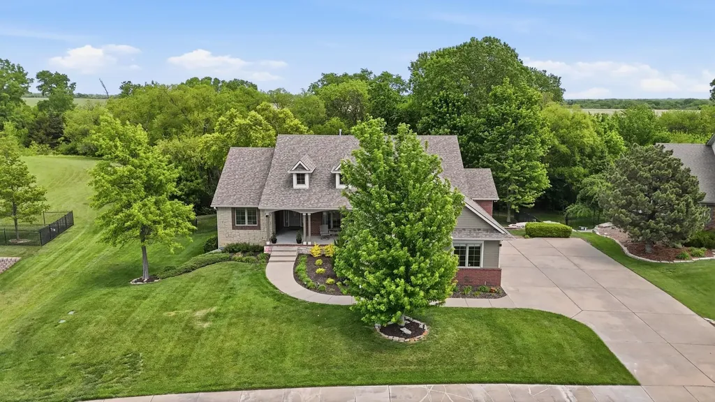 1210 E Rolling Hills Drive Augusta KS 67010