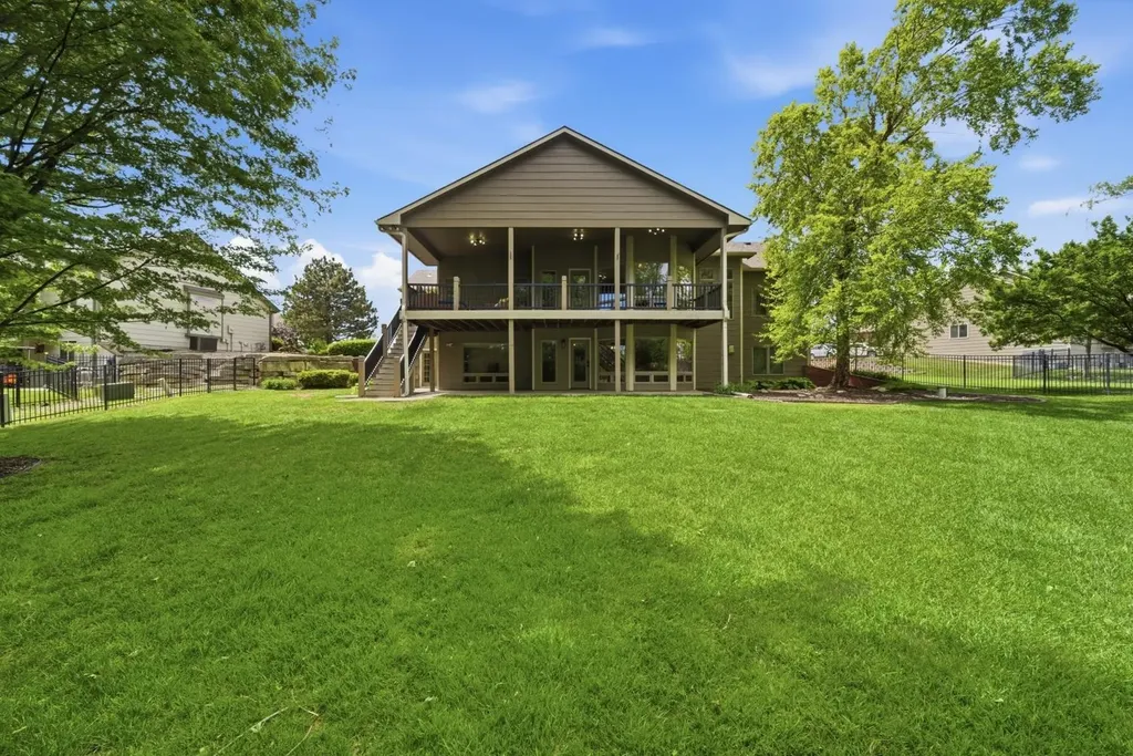 1210 E Rolling Hills Drive Augusta KS 67010