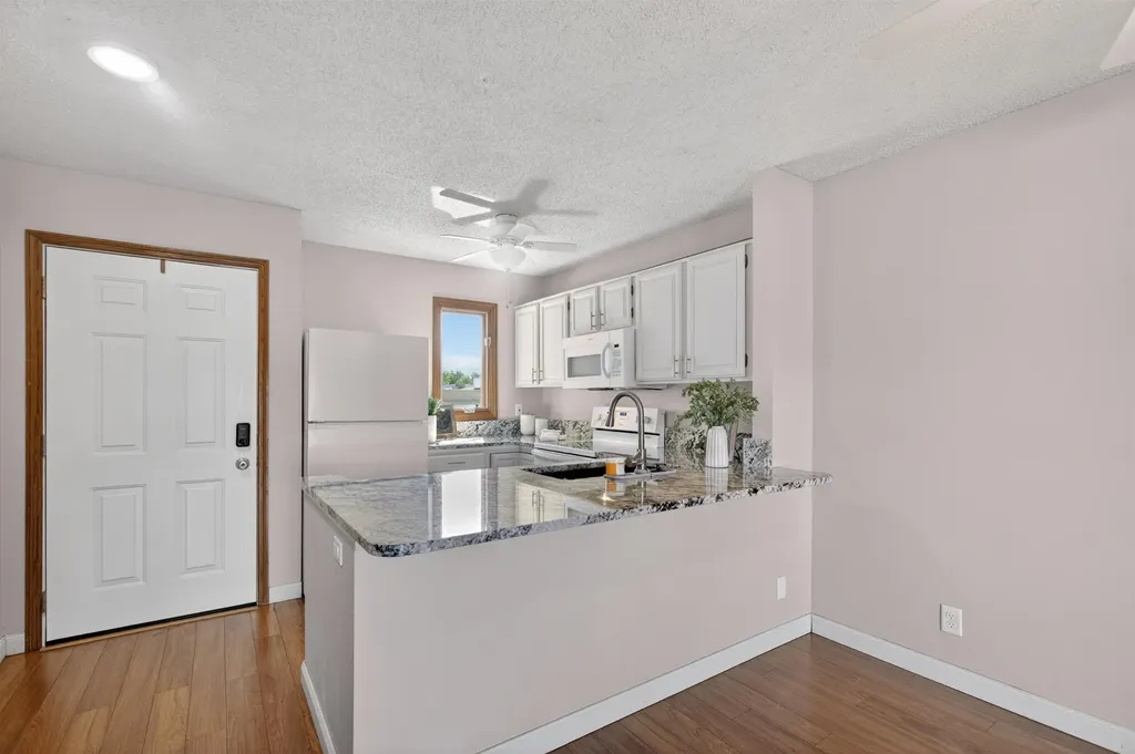 1105 N Lakewind Street Wichita KS 67212