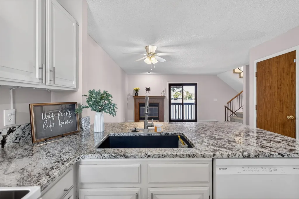 1105 N Lakewind Street Wichita KS 67212