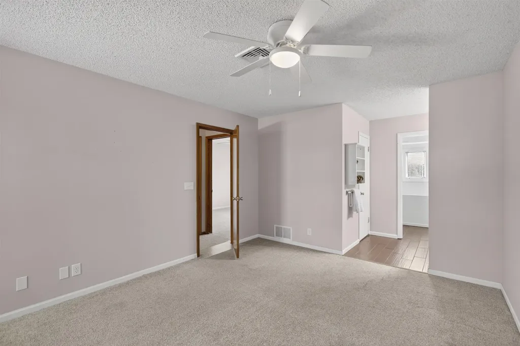 1105 N Lakewind Street Wichita KS 67212