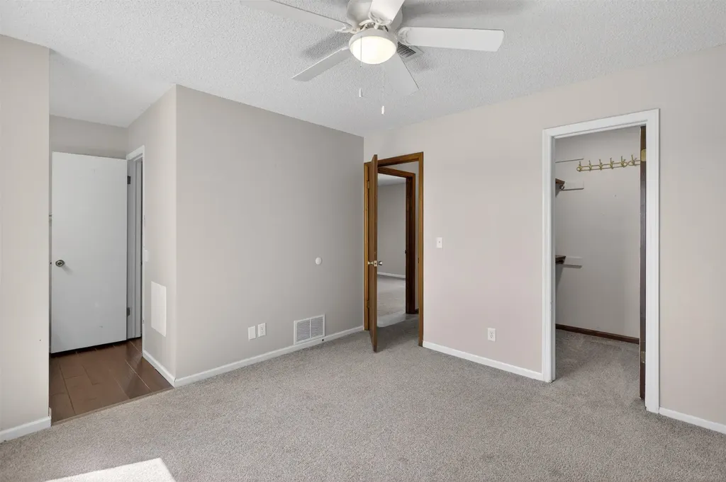 1105 N Lakewind Street Wichita KS 67212