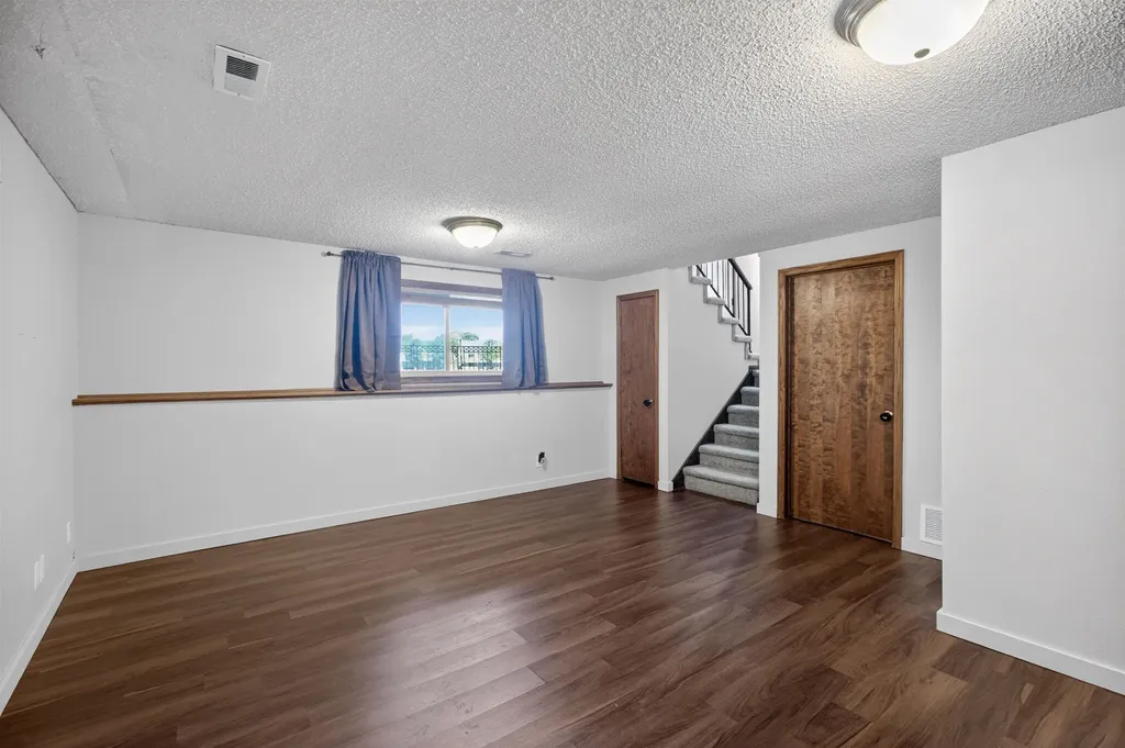 1105 N Lakewind Street Wichita KS 67212