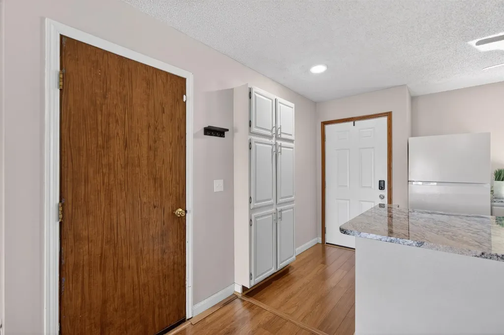 1105 N Lakewind Street Wichita KS 67212