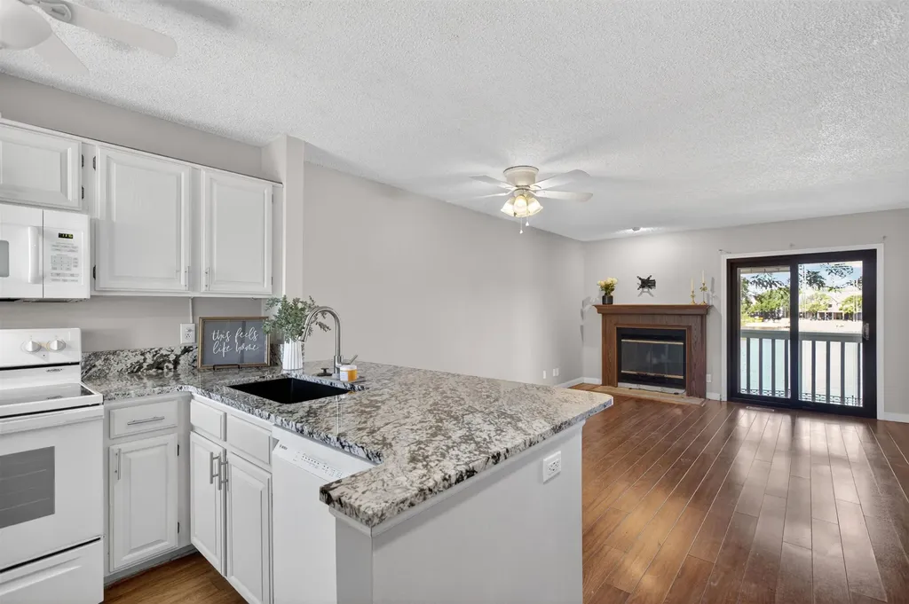 1105 N Lakewind Street Wichita KS 67212