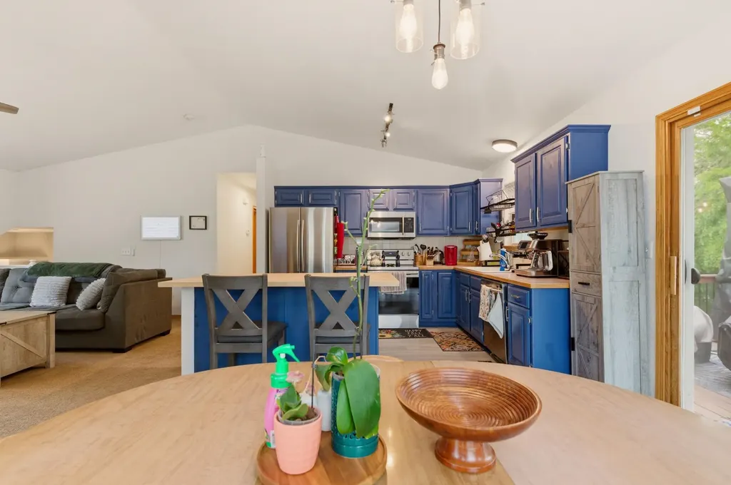 6943 E Perryton Street Bel Aire KS 67226-1468