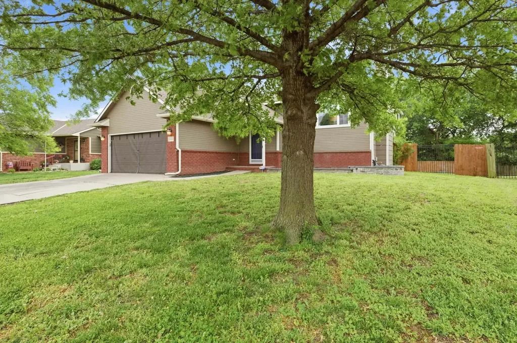 6943 E Perryton Street Bel Aire KS 67226-1468