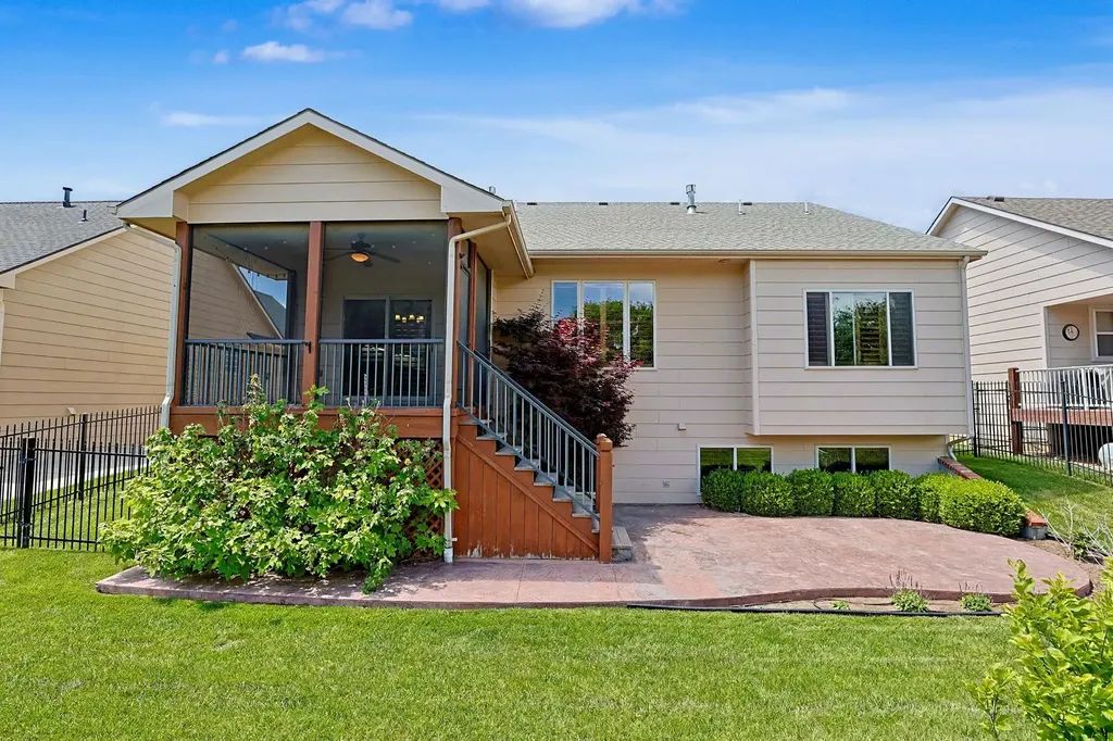 206 S Bordeulac Street Wichita KS 67230