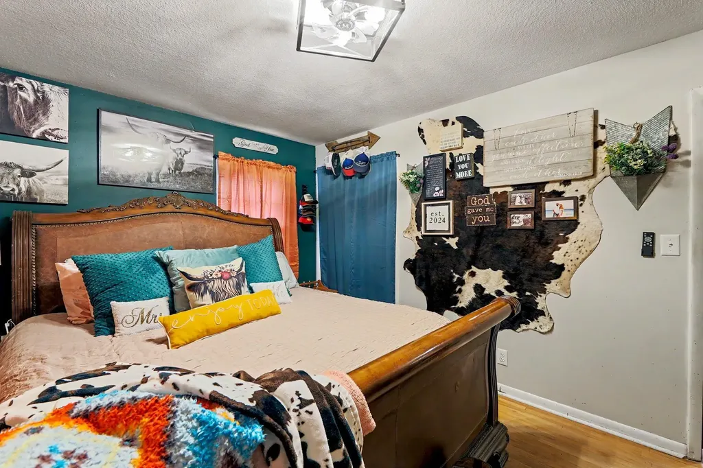931 S Broadmoor Wichita KS 67207