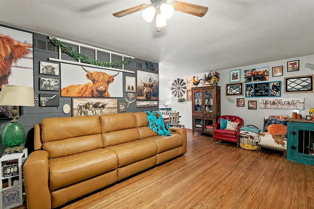 931 S Broadmoor Wichita KS 67207
