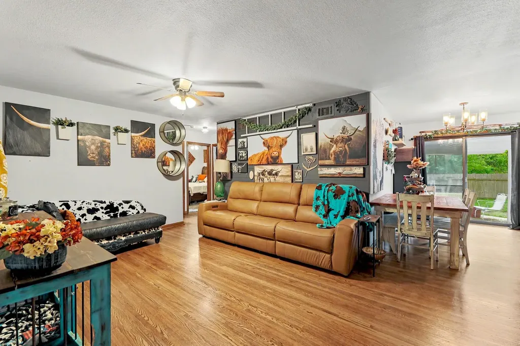 931 S Broadmoor Wichita KS 67207