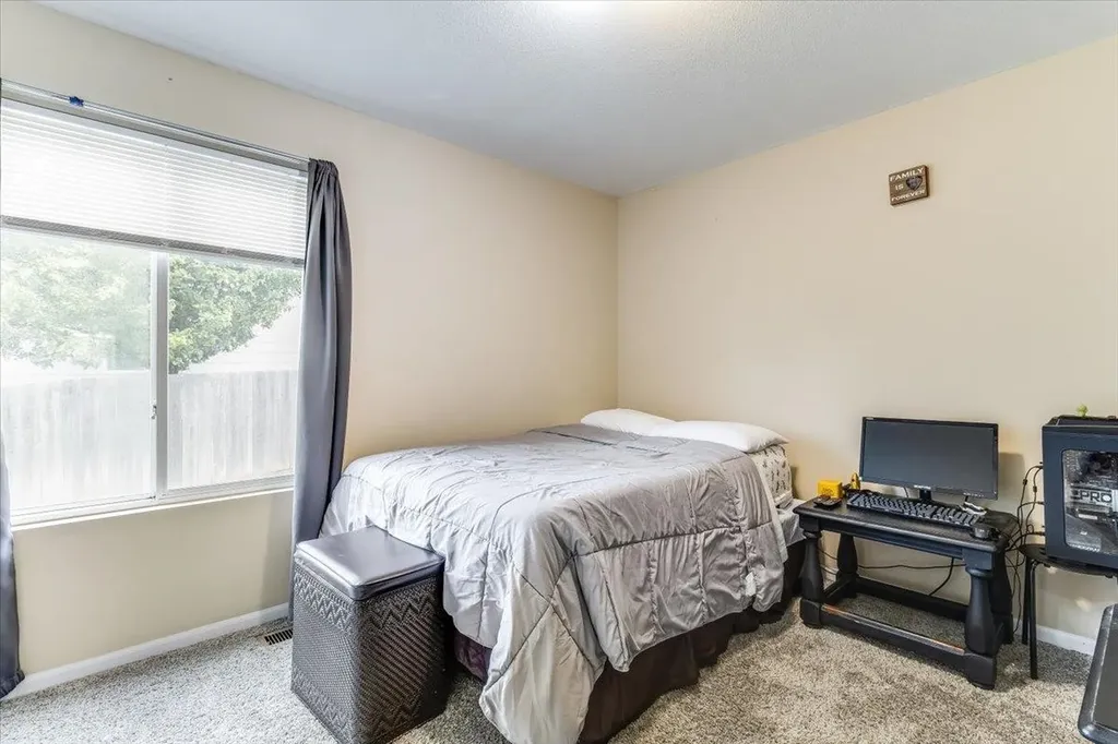 216 W Poplar Street Goddard KS 67052