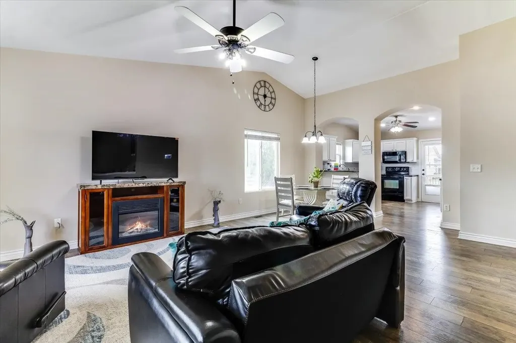 216 W Poplar Street Goddard KS 67052