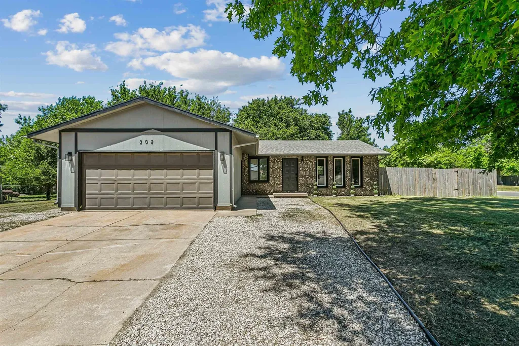 302 W Cherokee Drive Kechi KS 67067
