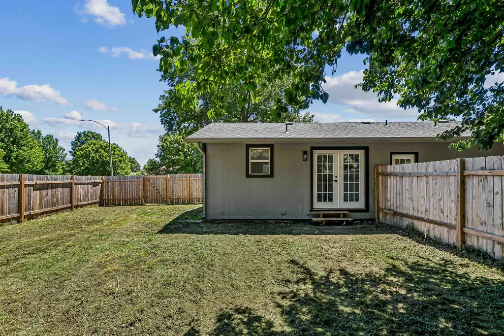 302 W Cherokee Drive Kechi KS 67067