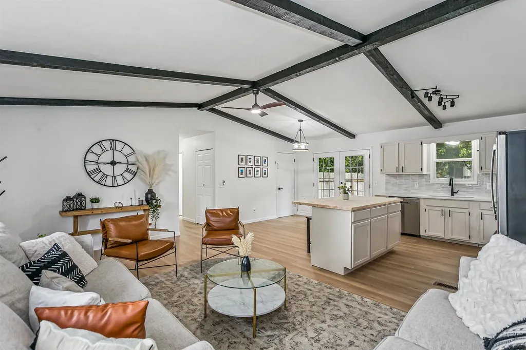 302 W Cherokee Drive Kechi KS 67067