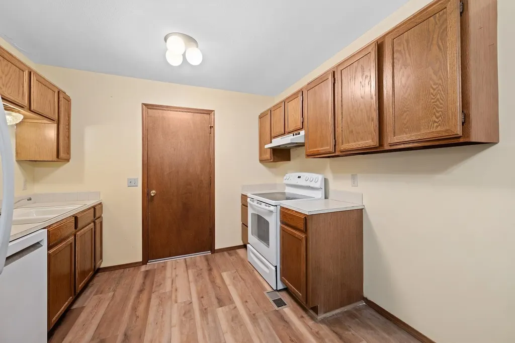 1816 E Fernwood Street Wichita KS 67216-2869