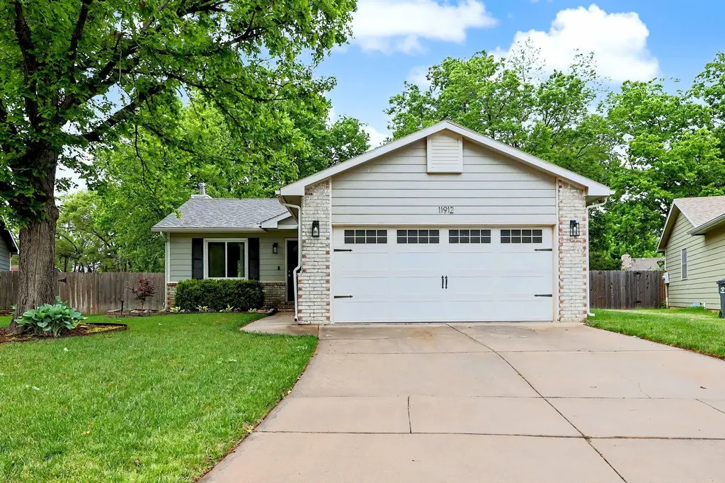 11912 W Bella Vista Circle Wichita KS 67212