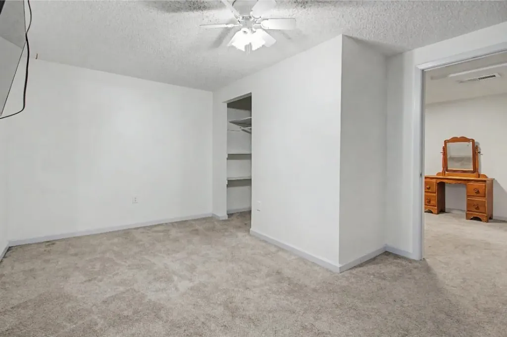 409 N Emporia Valley Center KS 67147