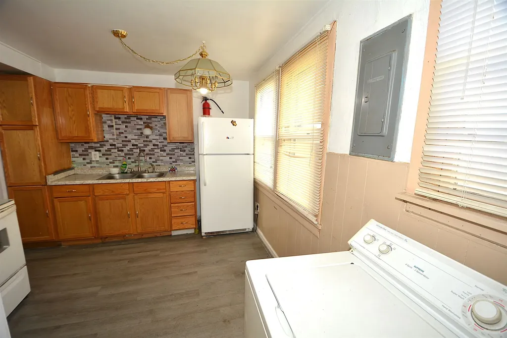 1444 S Pershing Avenue Wichita KS 67218