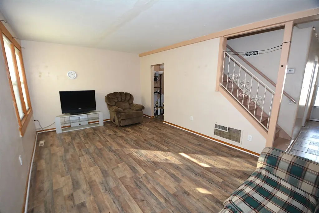 1444 S Pershing Avenue Wichita KS 67218