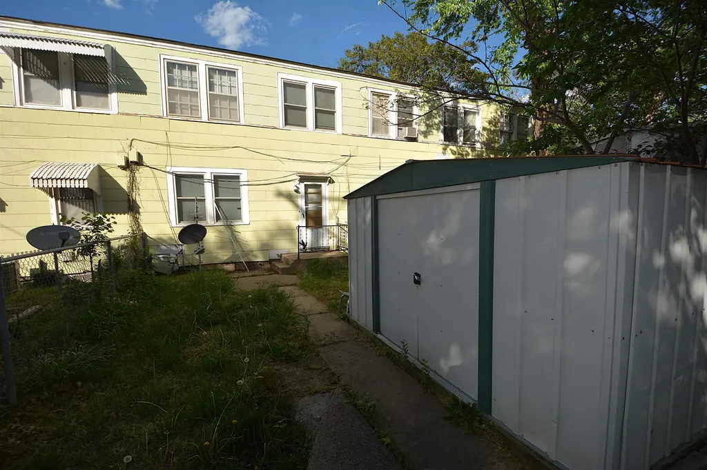 1444 S Pershing Avenue Wichita KS 67218