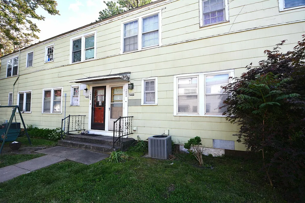 1444 S Pershing Avenue Wichita KS 67218