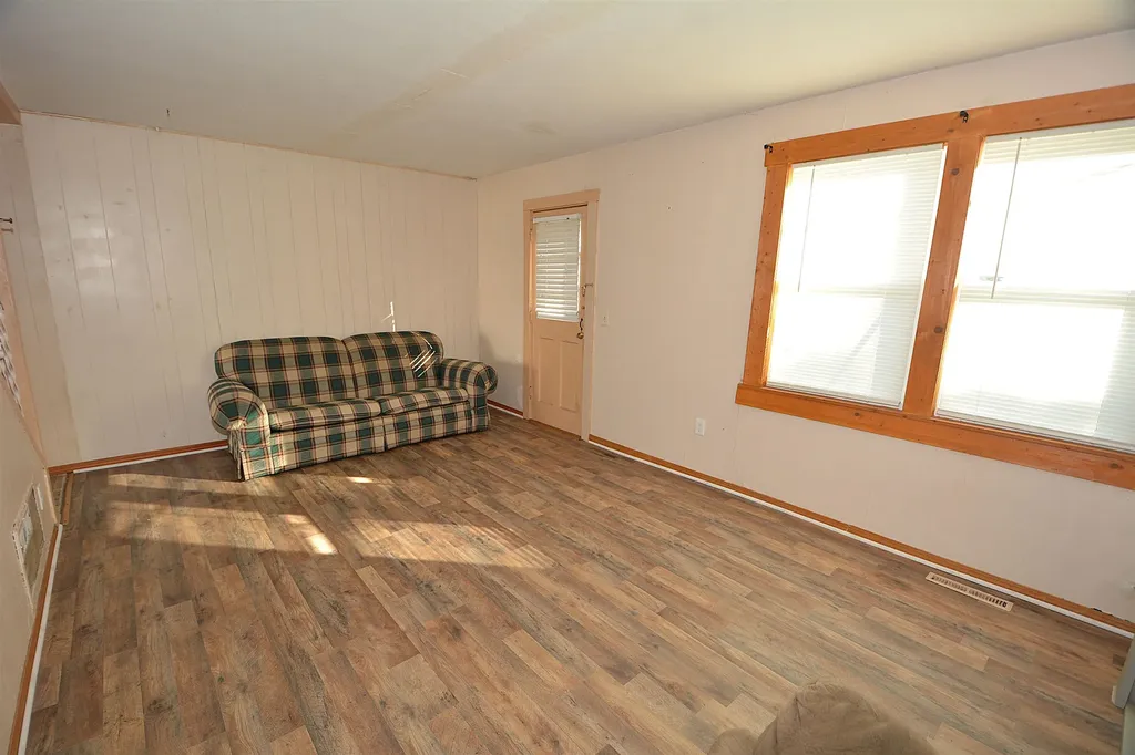 1444 S Pershing Avenue Wichita KS 67218
