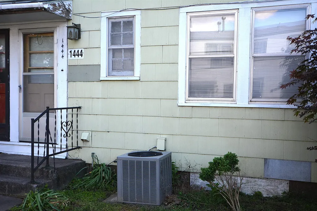 1444 S Pershing Avenue Wichita KS 67218