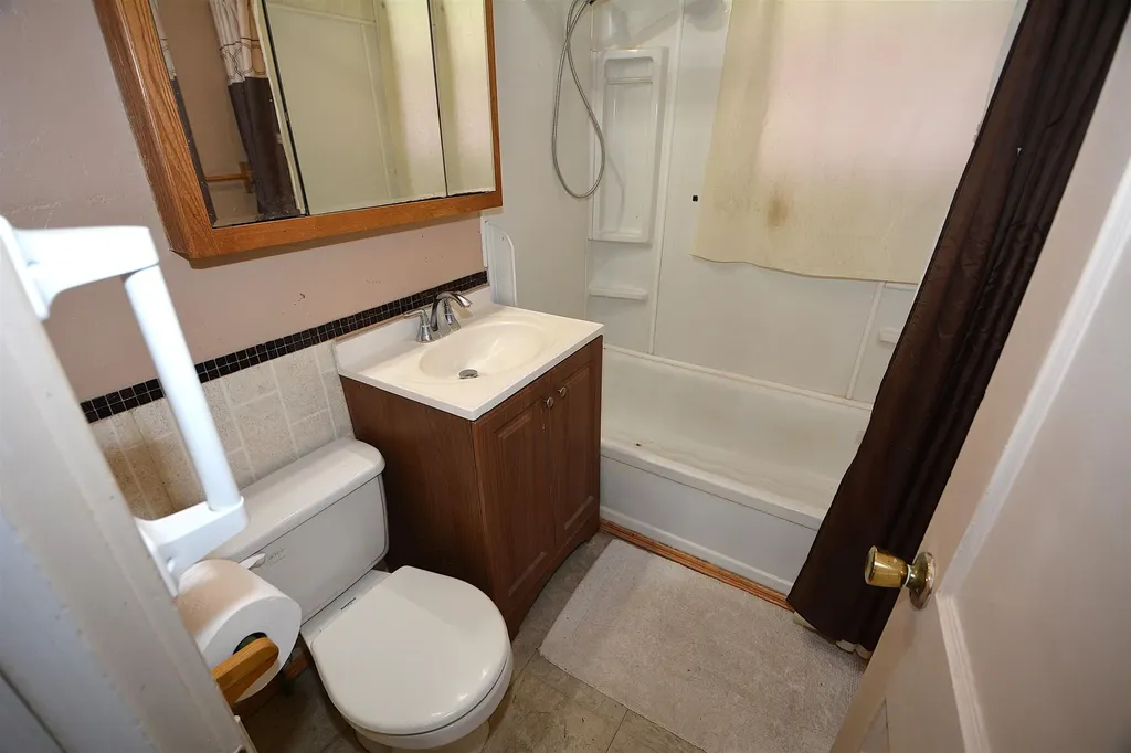1444 S Pershing Avenue Wichita KS 67218