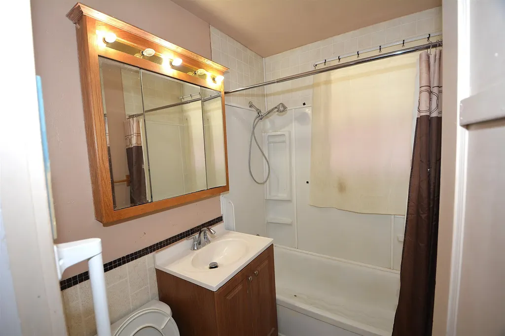 1444 S Pershing Avenue Wichita KS 67218