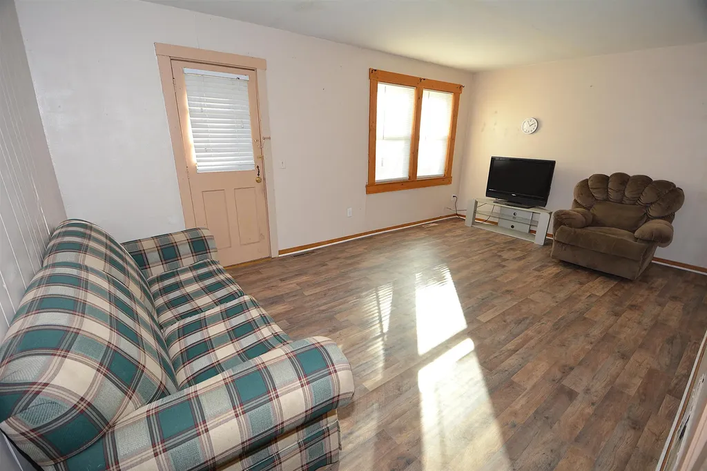 1444 S Pershing Avenue Wichita KS 67218