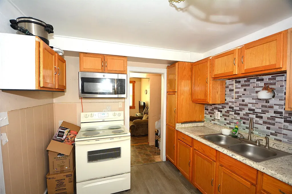 1444 S Pershing Avenue Wichita KS 67218