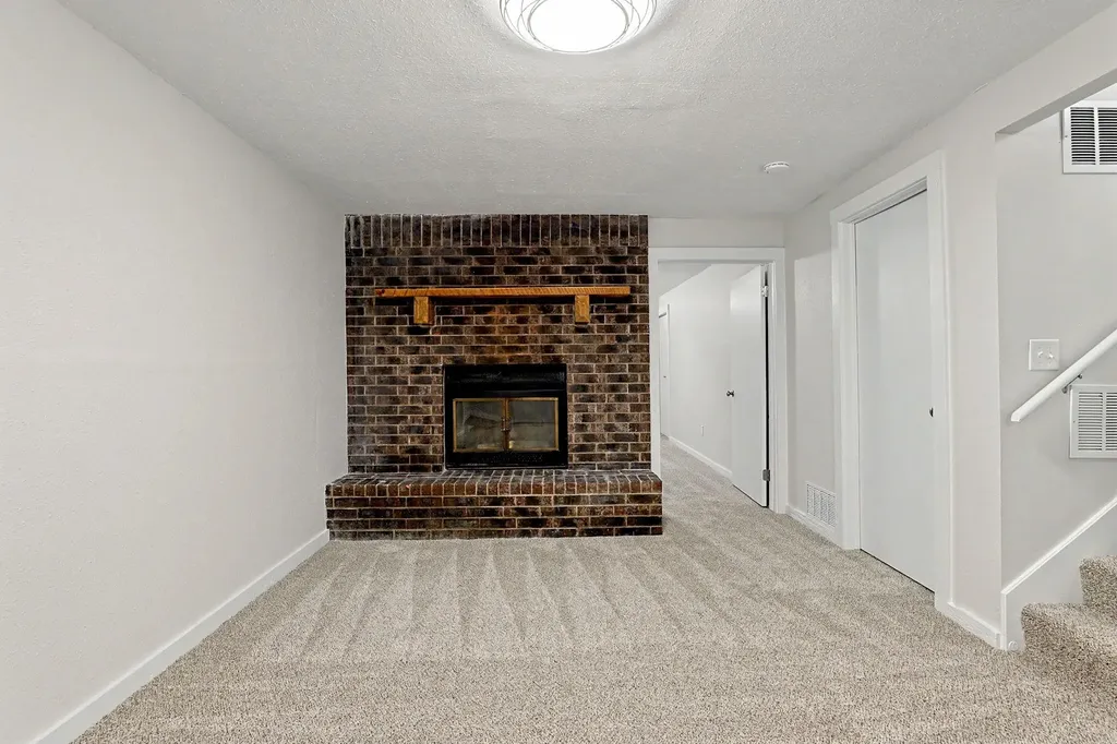 440 N Linden Haysville KS 67060