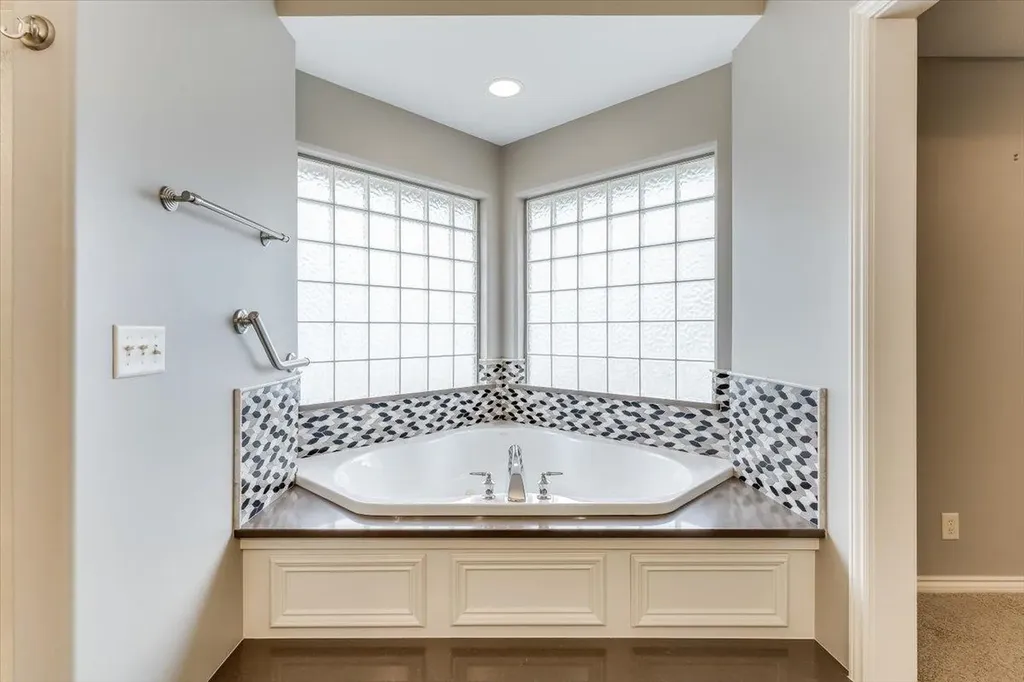 8309 W Meadow Pass Court Wichita KS 67205-1673
