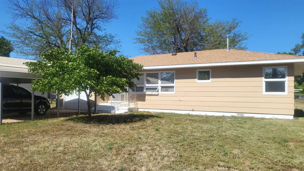 516 N Botkin Attica KS 67003