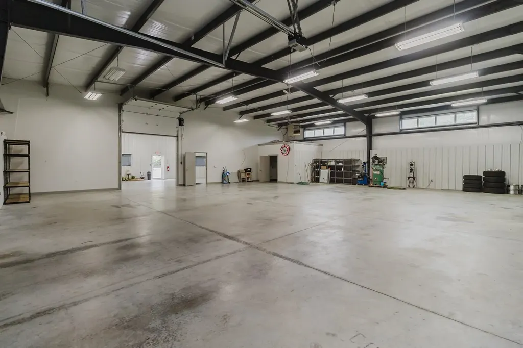 2325 S Crest Wichita KS 67207